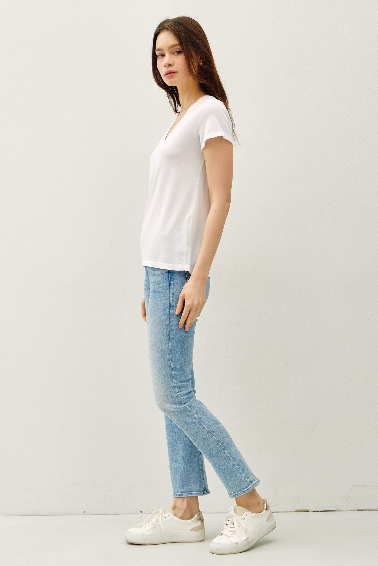 ULTRA SOFT V-NECK BASIC TEE-Off White