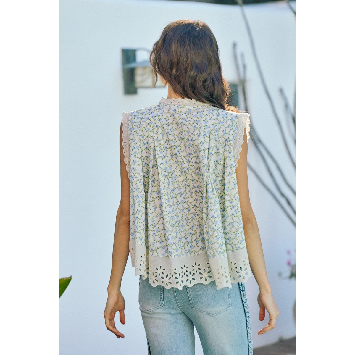 Wrenley Floral Print Woven Button Down Trimmed Blouse Top-Ivory/Blue