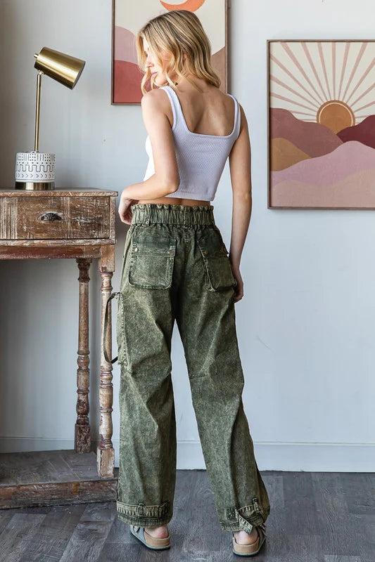 WASHED MID RISE 3D POCKETS WOVEN PANTS-OLive