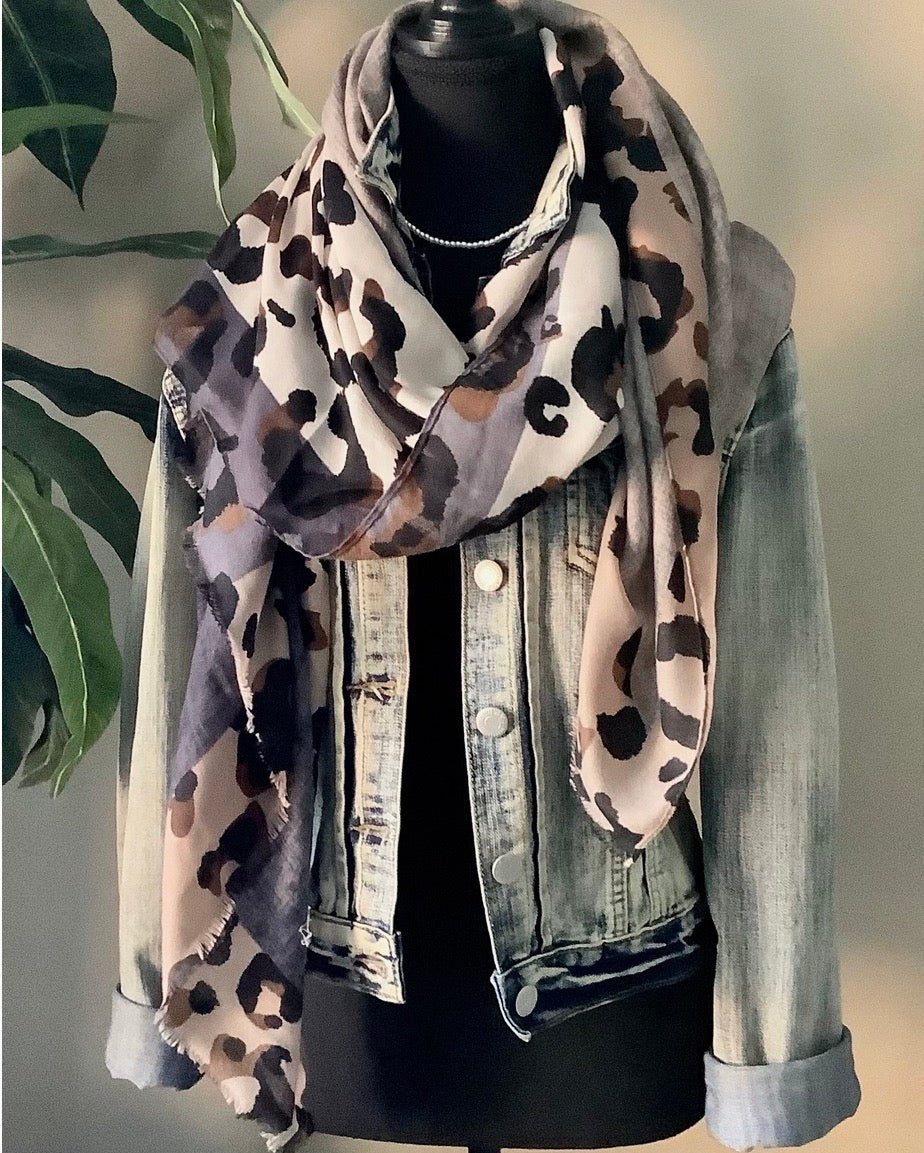 Scarf-Gray Cheetah