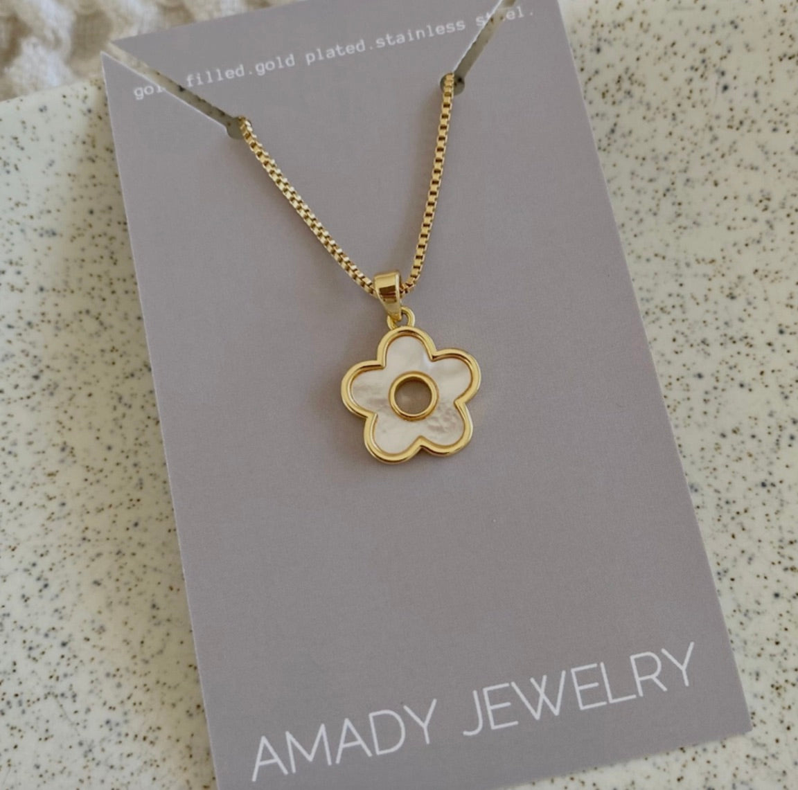 Retro Flower Shell Charm Pendant Necklace Gold Plated 18k