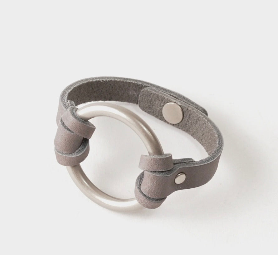 Chinati O-Ring Leather Bracelet-Gray