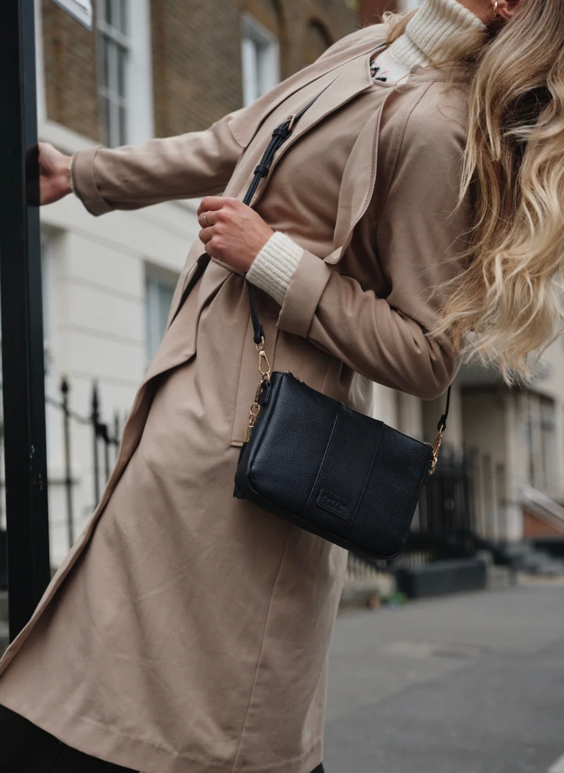 City Slim Crossbody Bag Black