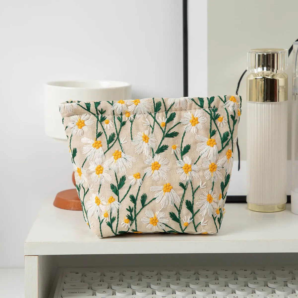 Daisy Embroidered Portable Storage Bag-C2