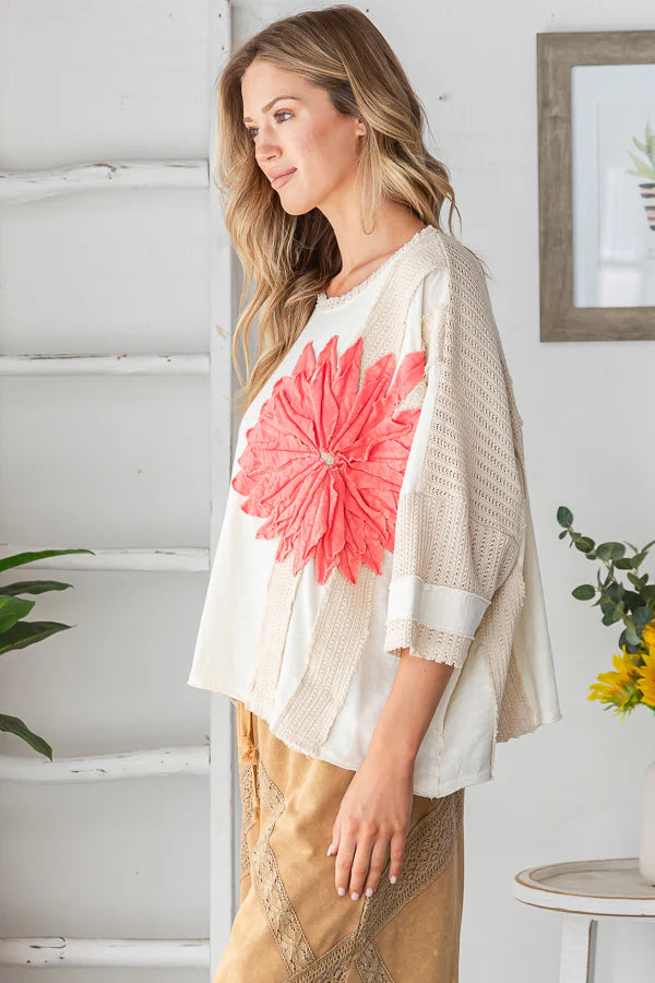 Della WASHED 3D FLOWER BOXY KNIT TOP-Cream