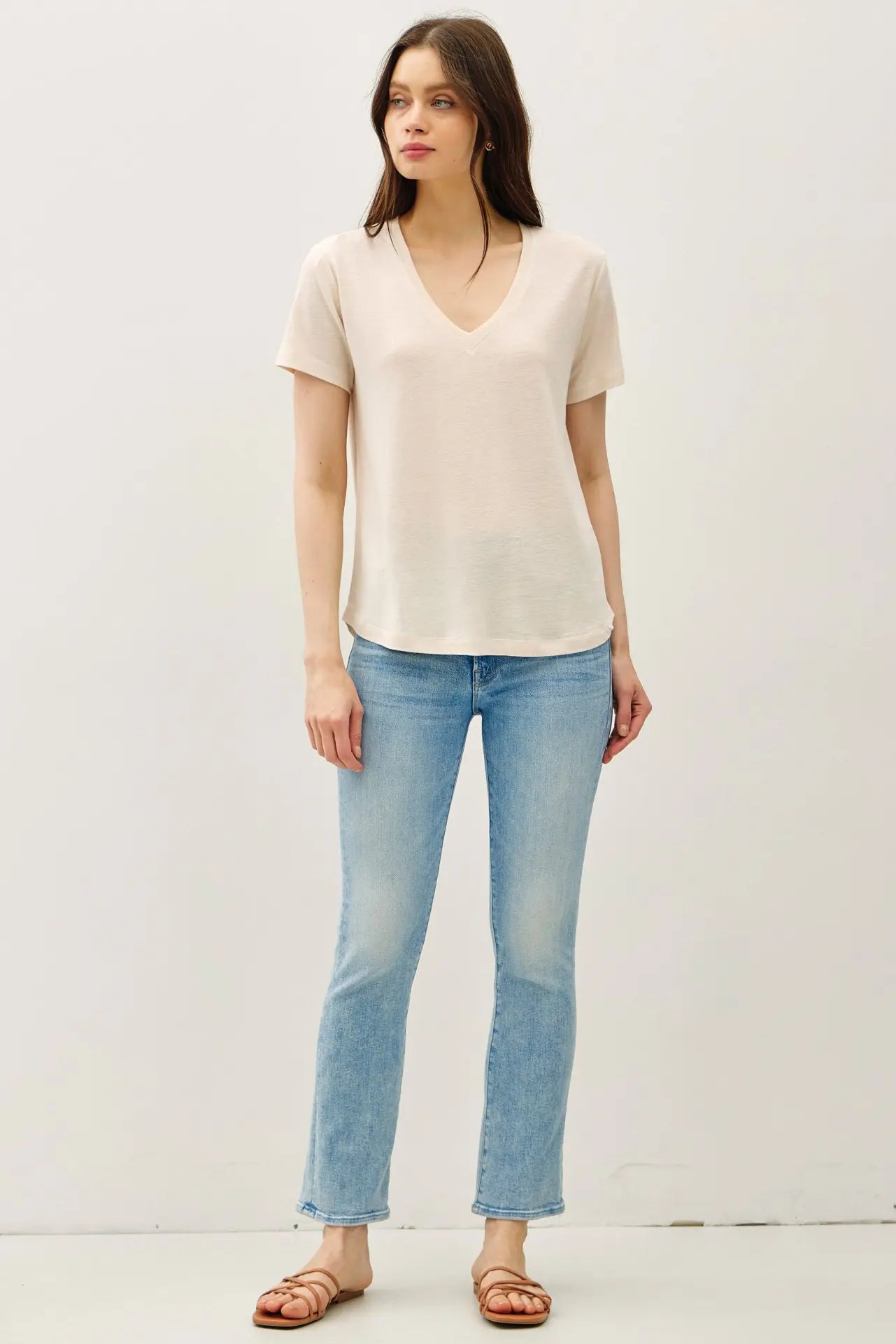 Mara LINEN BASIC V-NECK SHORT SLEEVE T-SHIRT-Natural