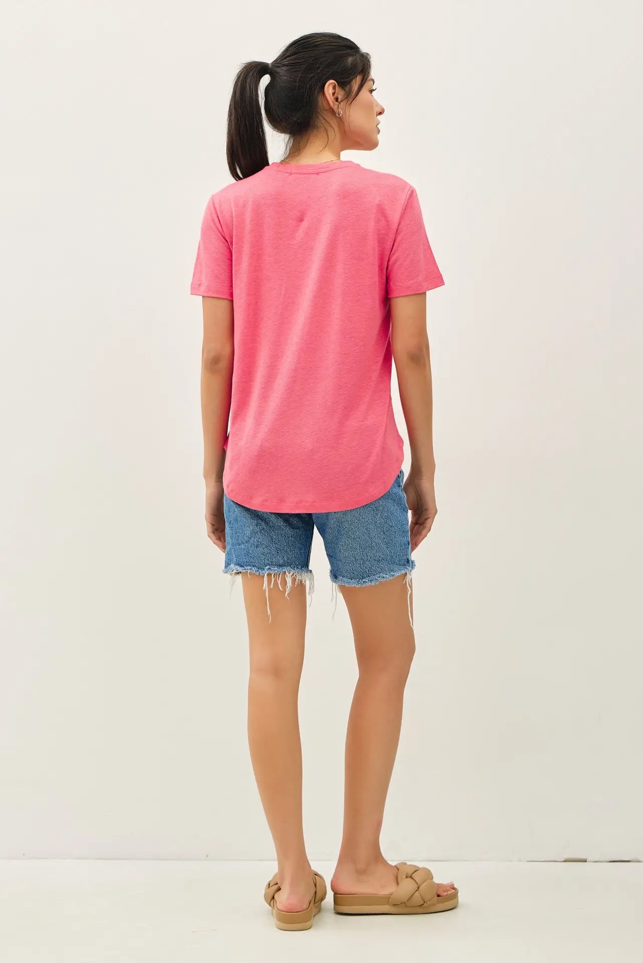Mara LINEN BASIC V-NECK SHORT SLEEVE T-SHIRT-Guava Punch