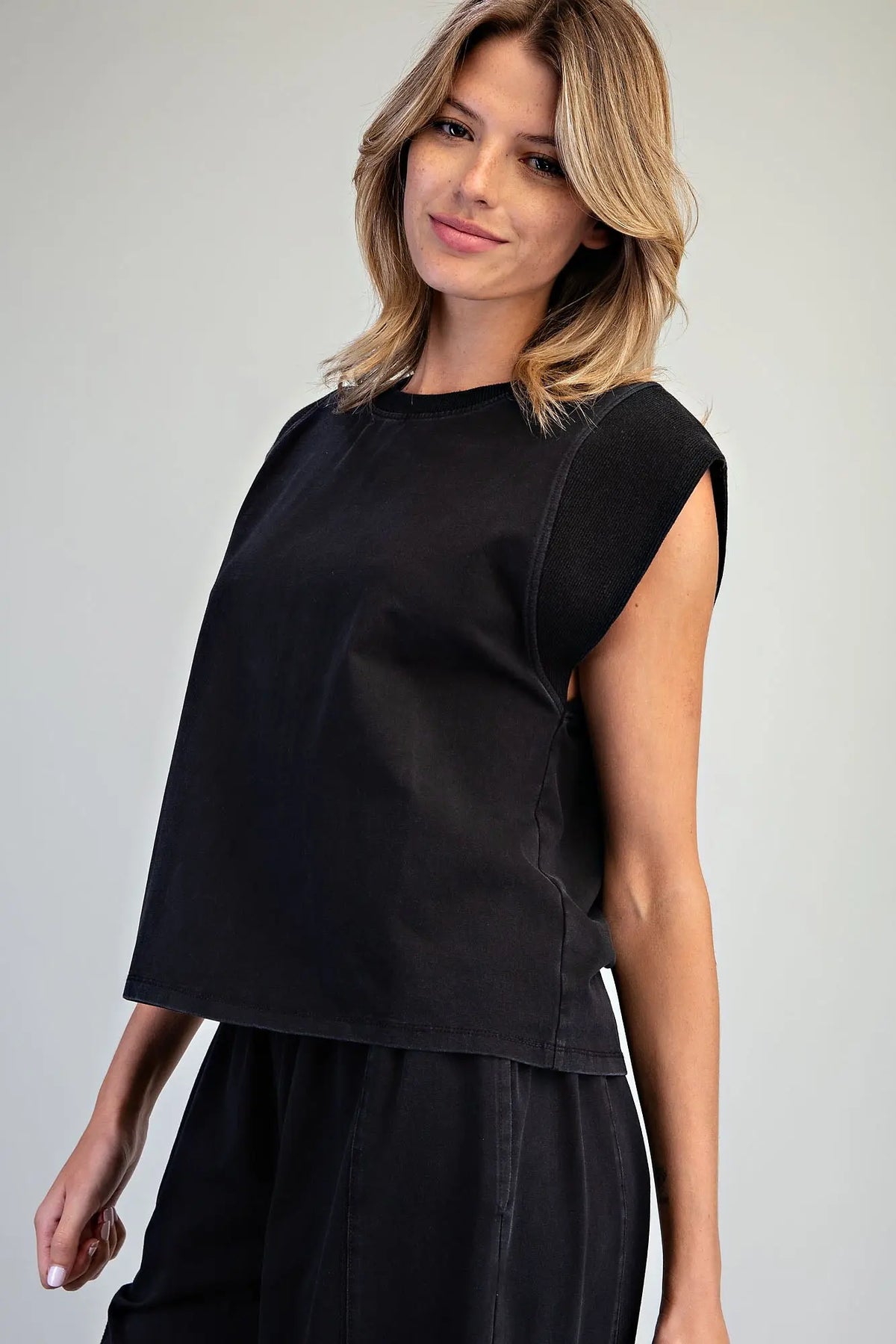Tilly Ribbed Trim Cap Sleeve Top-Ash Black