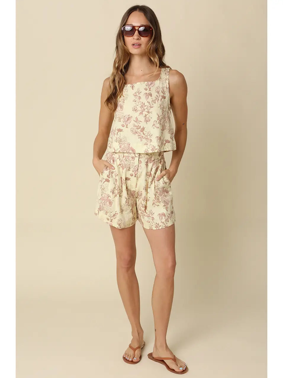 Daisy Floral Pleated Shorts-Pale Yellow