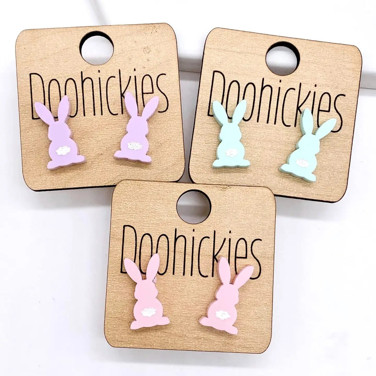 16mm Pastel Bunnies with White Tails Acrylic Studs ASST