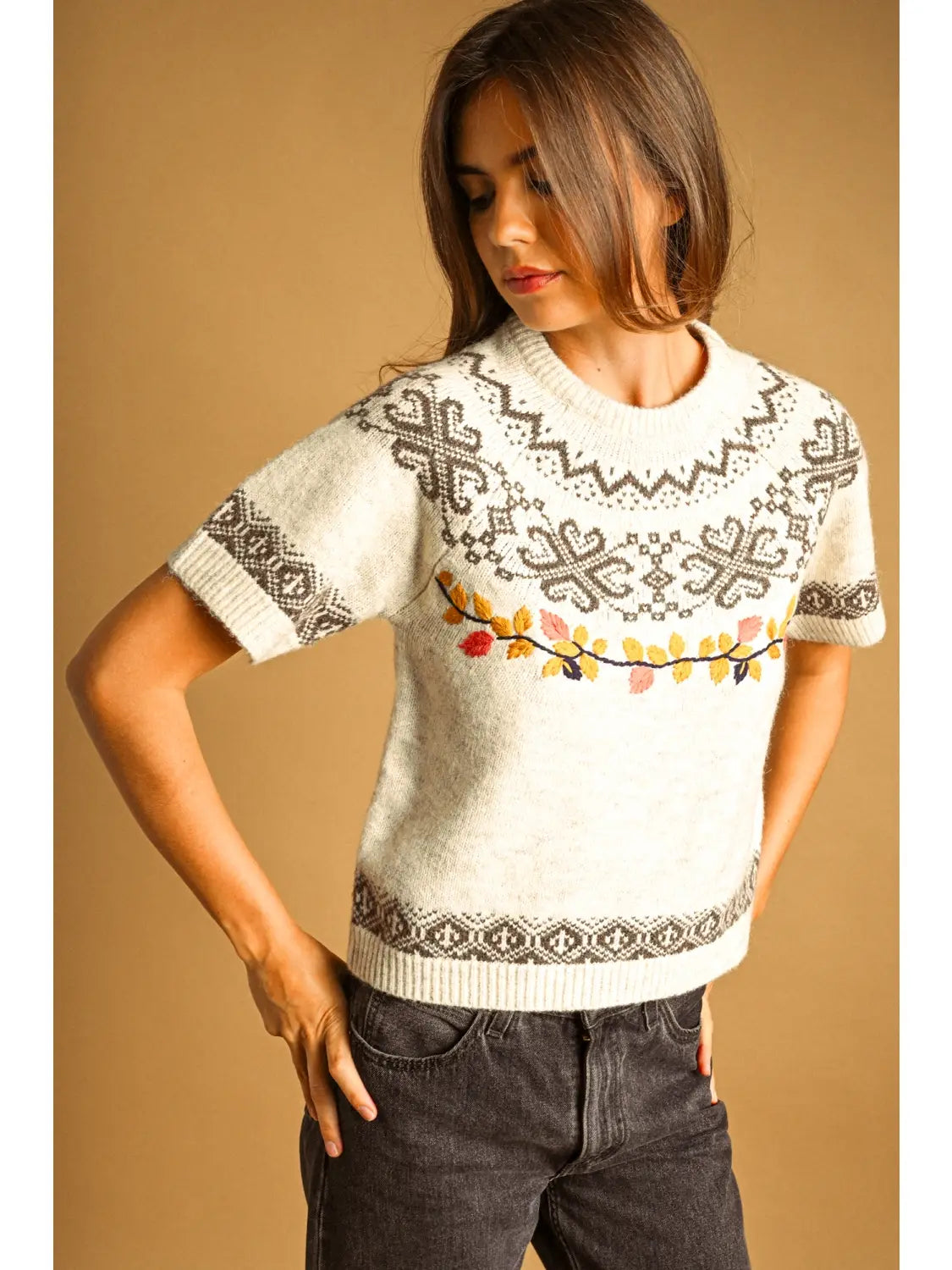 Leaf Emboridered Short Sleeve Sweater Top