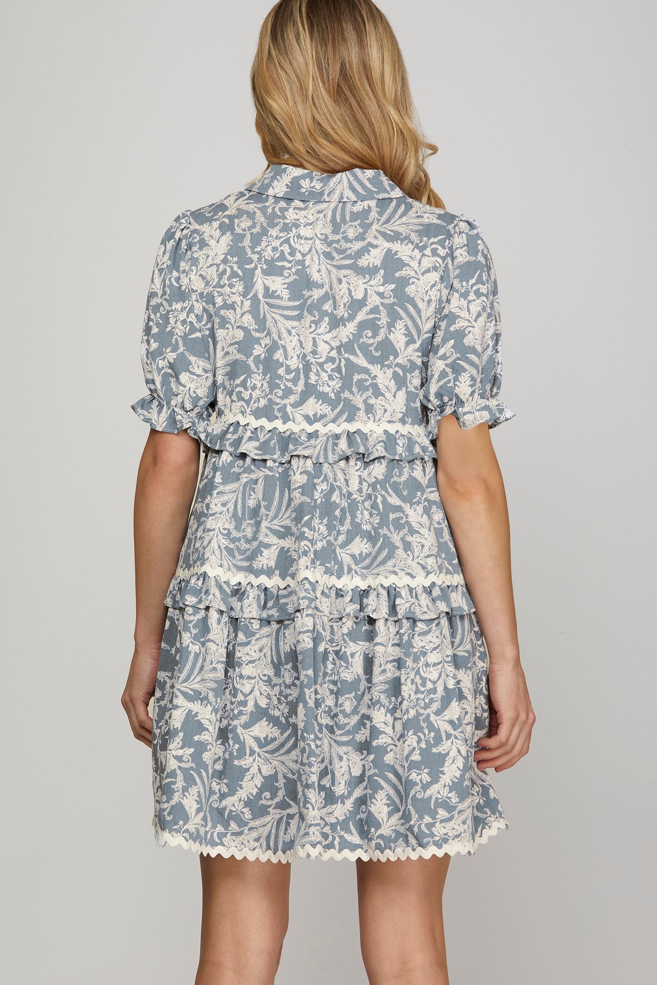 SHORT PUFF SLEEVE PRINTED  TIERED DRESS WITH RIC RAC TRIM-Blue Gray