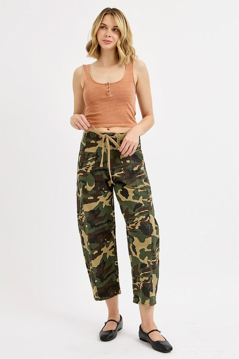 Camo MID RISE FIT BARREL SLUNG PANTS