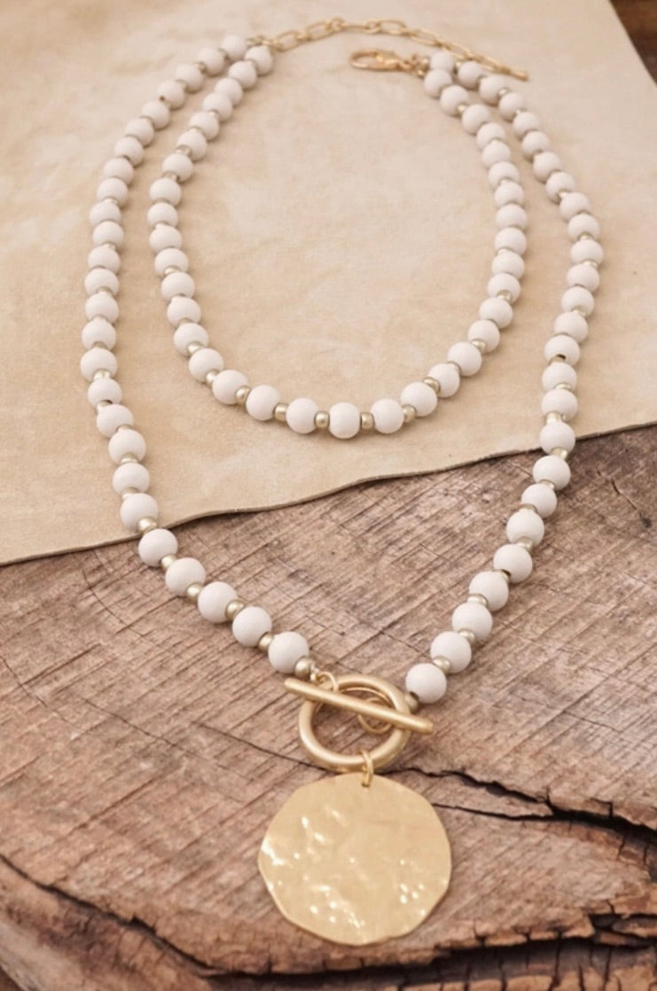 Multi Strand Wooden Beads Short Coin Necklace in Cream and G