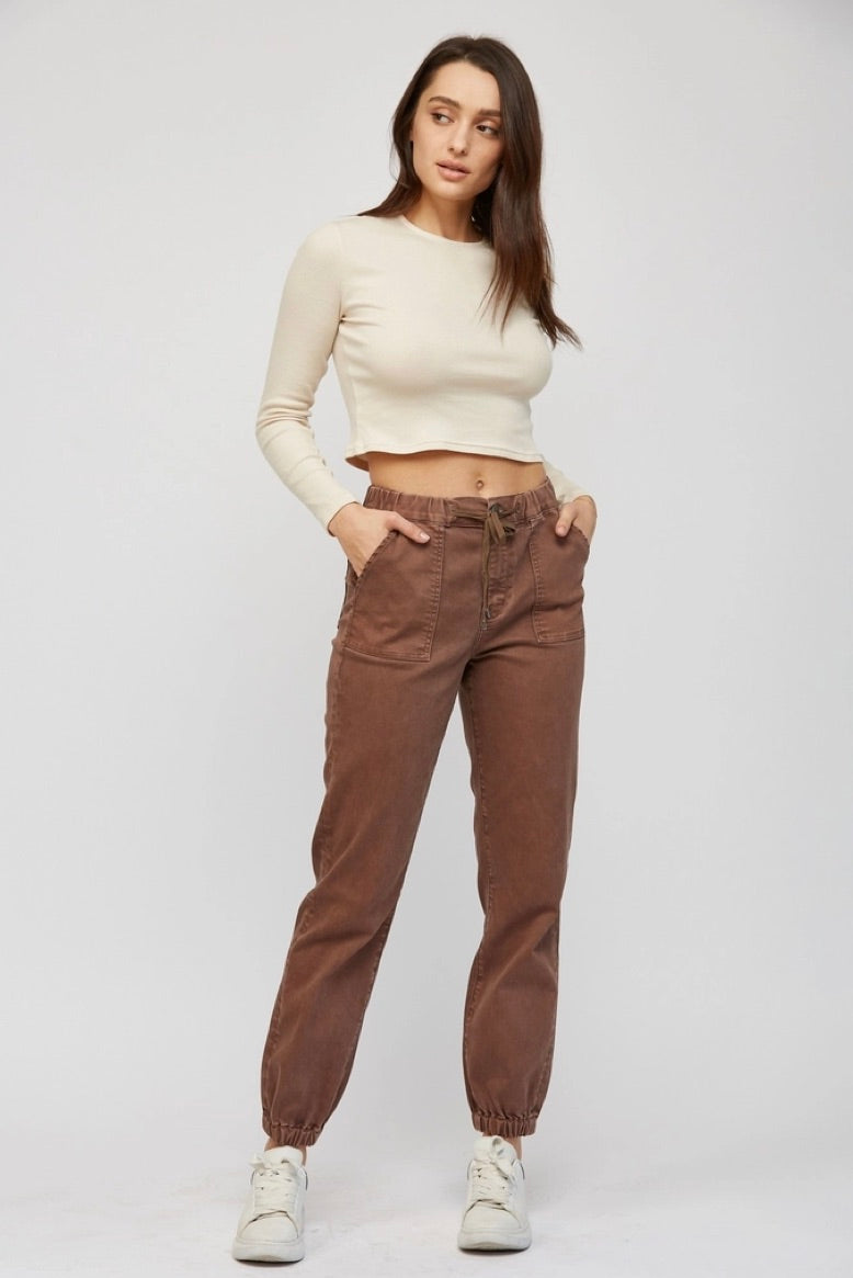 Mica High Rise Jogger Crop-Cocoa