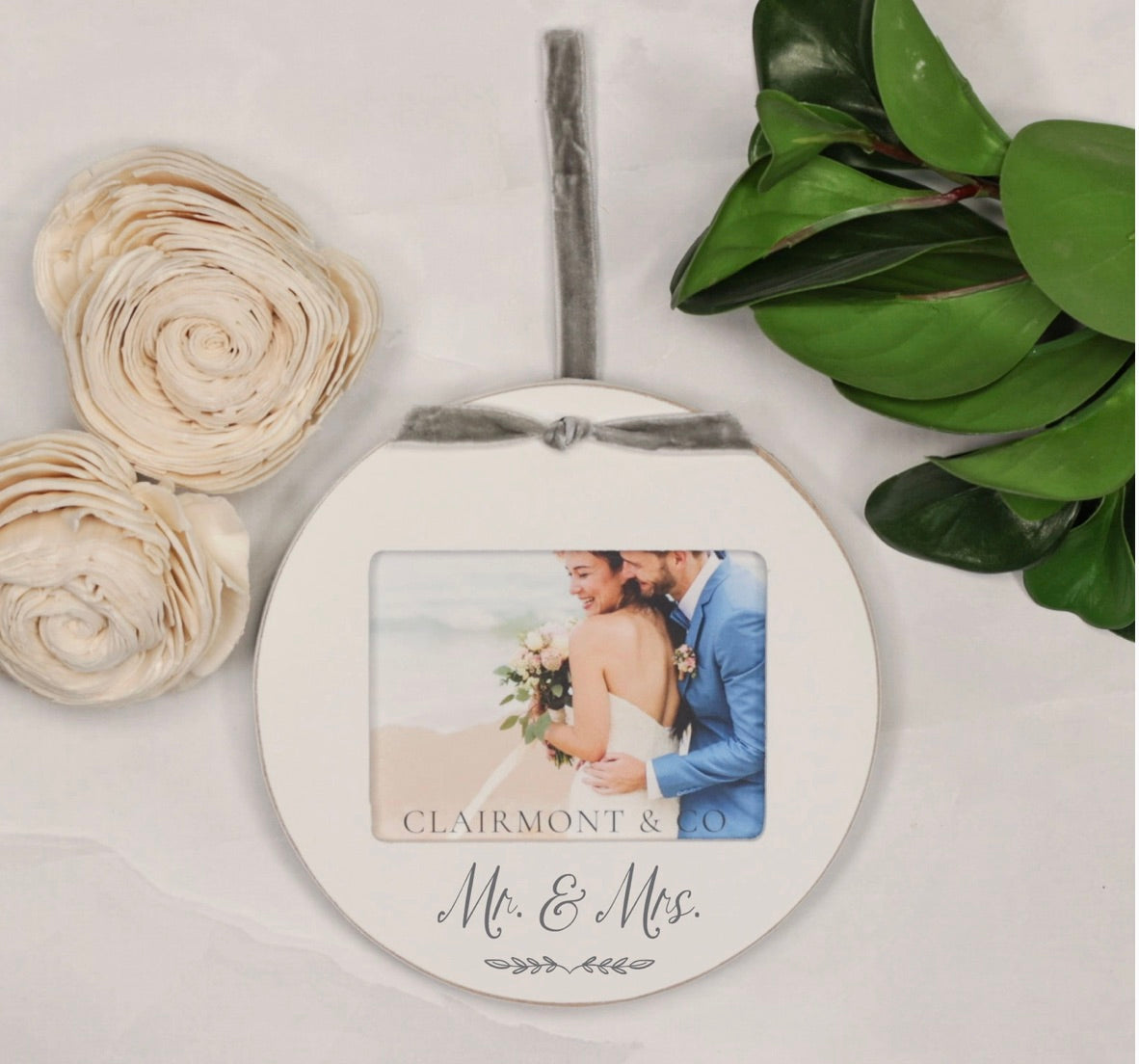 Wedding Gift, Photo Frame Ornament, Mr & Mrs Gift