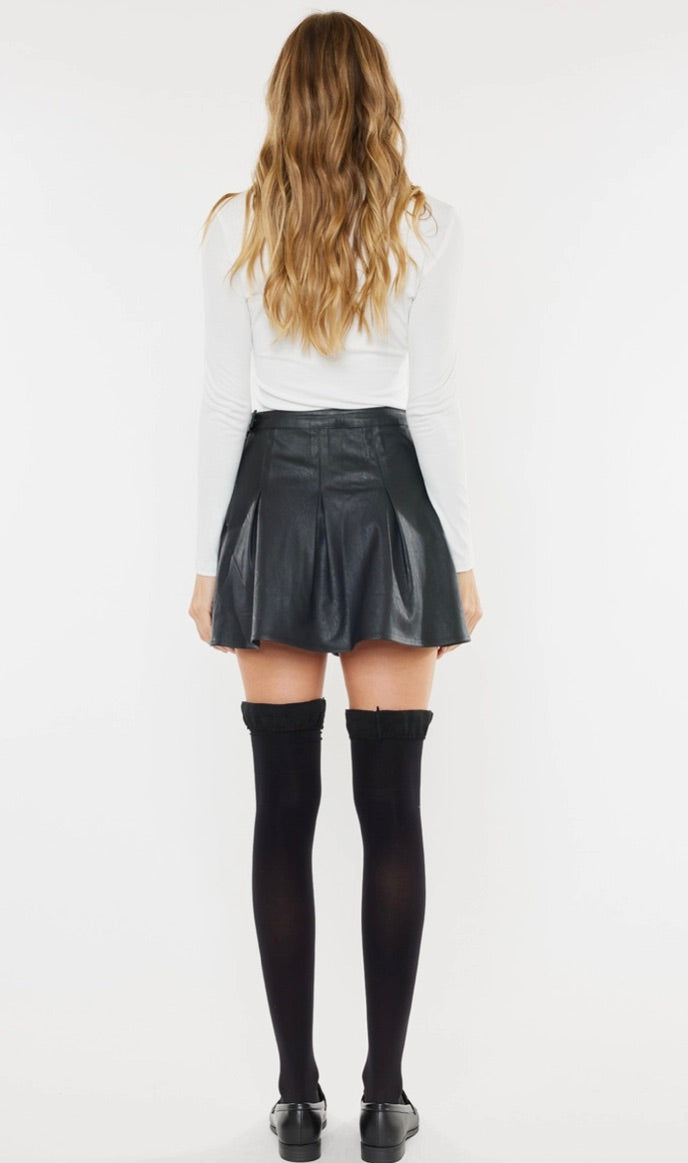 Tessa Vegan Leather Pleated Mini Skirt=Black