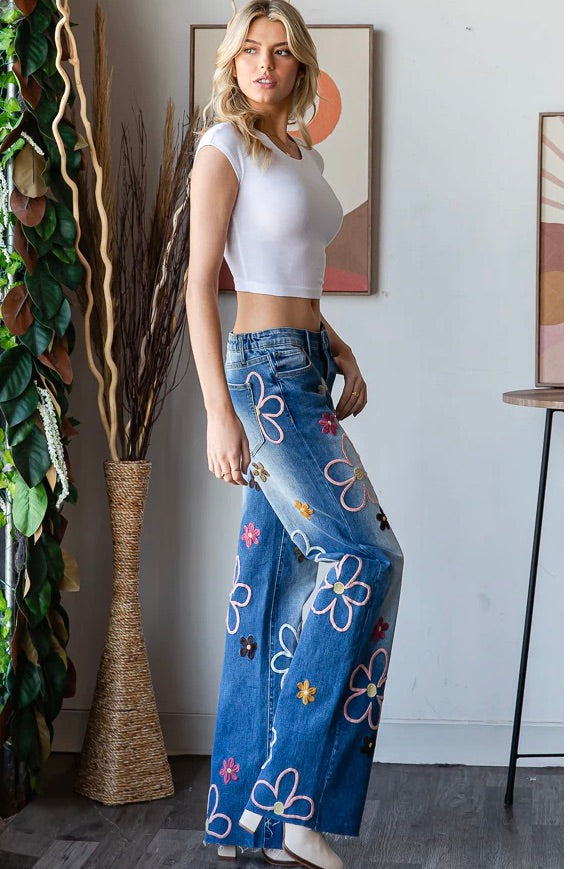 MULTICOLOR FLOWER EMBROIDERED WASHED DENIM JEANS