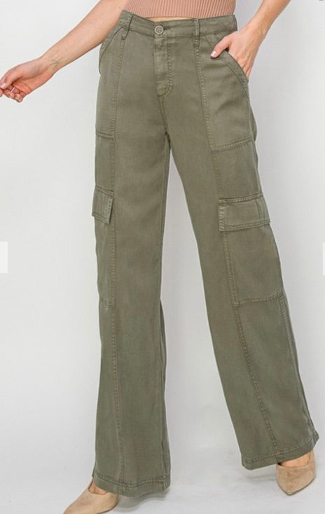 HIGH RISE RAW HEM SLIT STRAIGHT PANTS-Olive