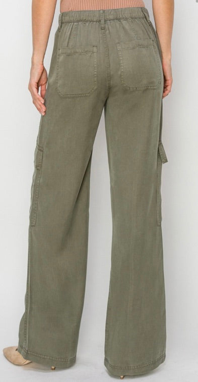 HIGH RISE RAW HEM SLIT STRAIGHT PANTS-Olive