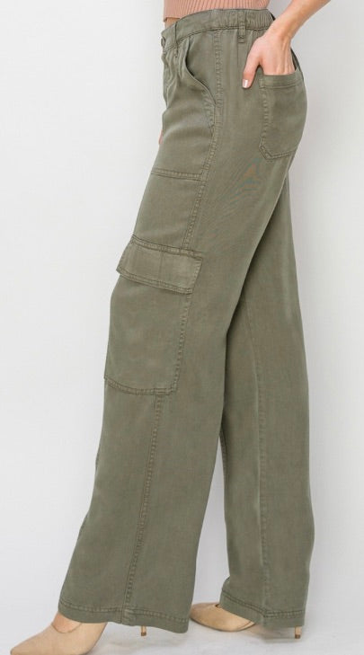 HIGH RISE RAW HEM SLIT STRAIGHT PANTS-Olive