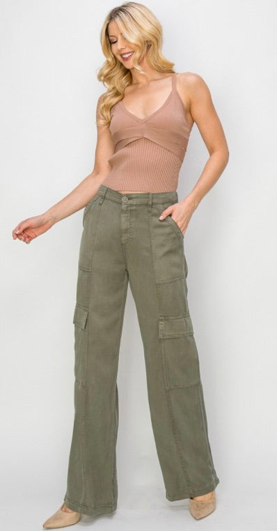 HIGH RISE RAW HEM SLIT STRAIGHT PANTS-Olive