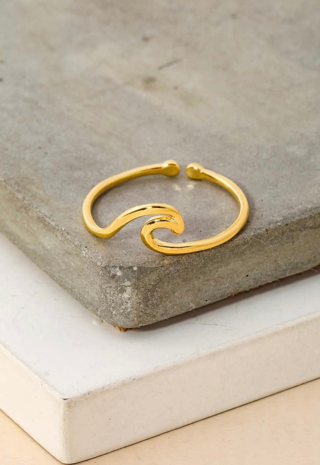 Gold Dipped Wave Cutout Adjustable Ring