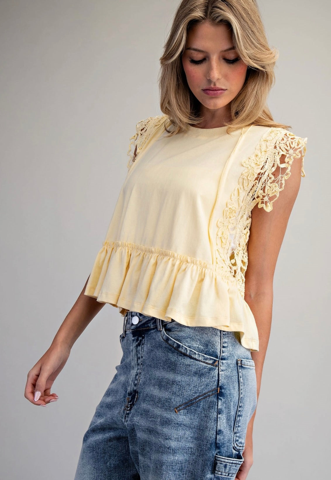 Isa Side Lace Trim Ruffle Hem Top-Butter Yellow