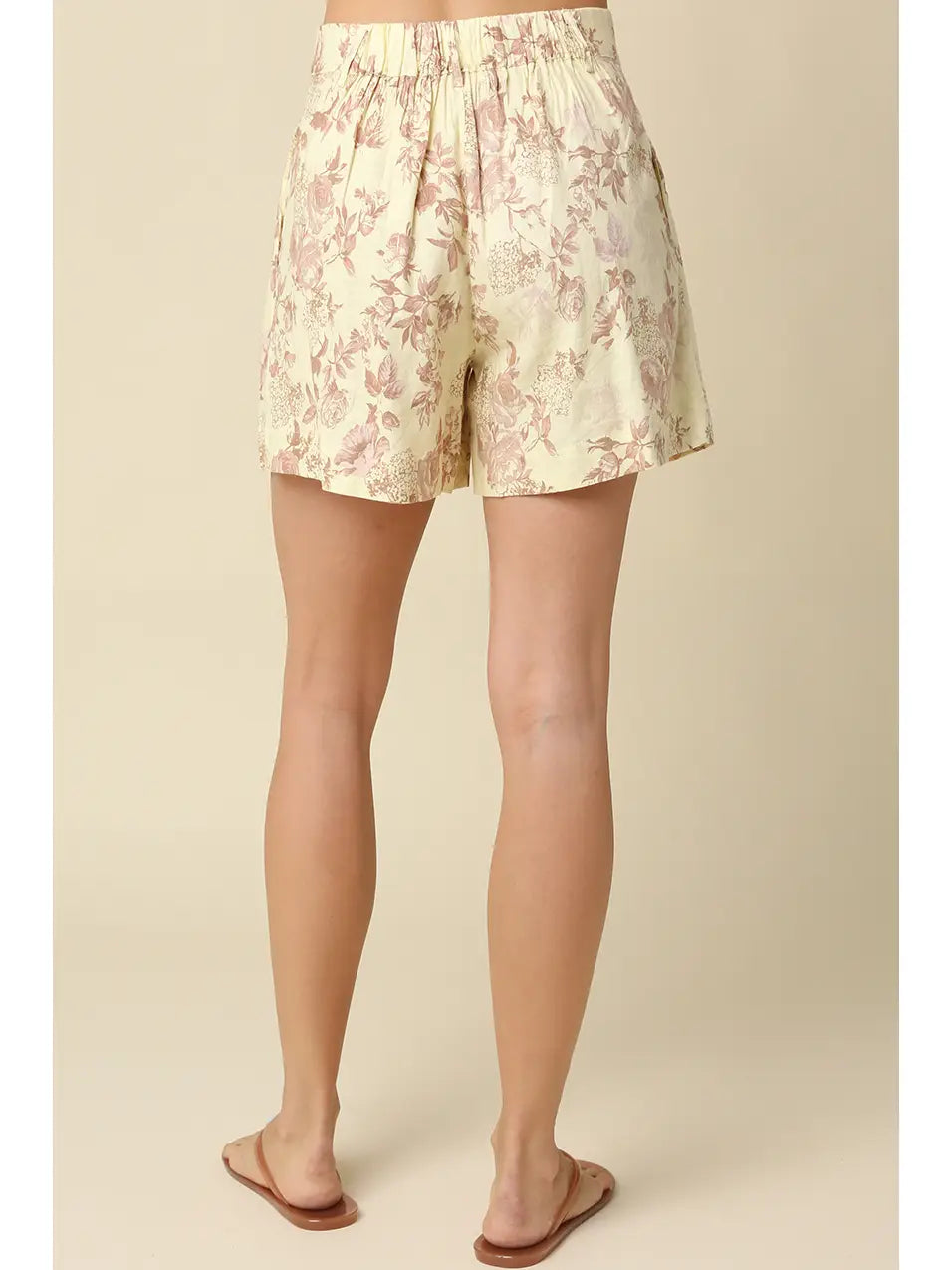 Daisy Floral Pleated Shorts-Pale Yellow