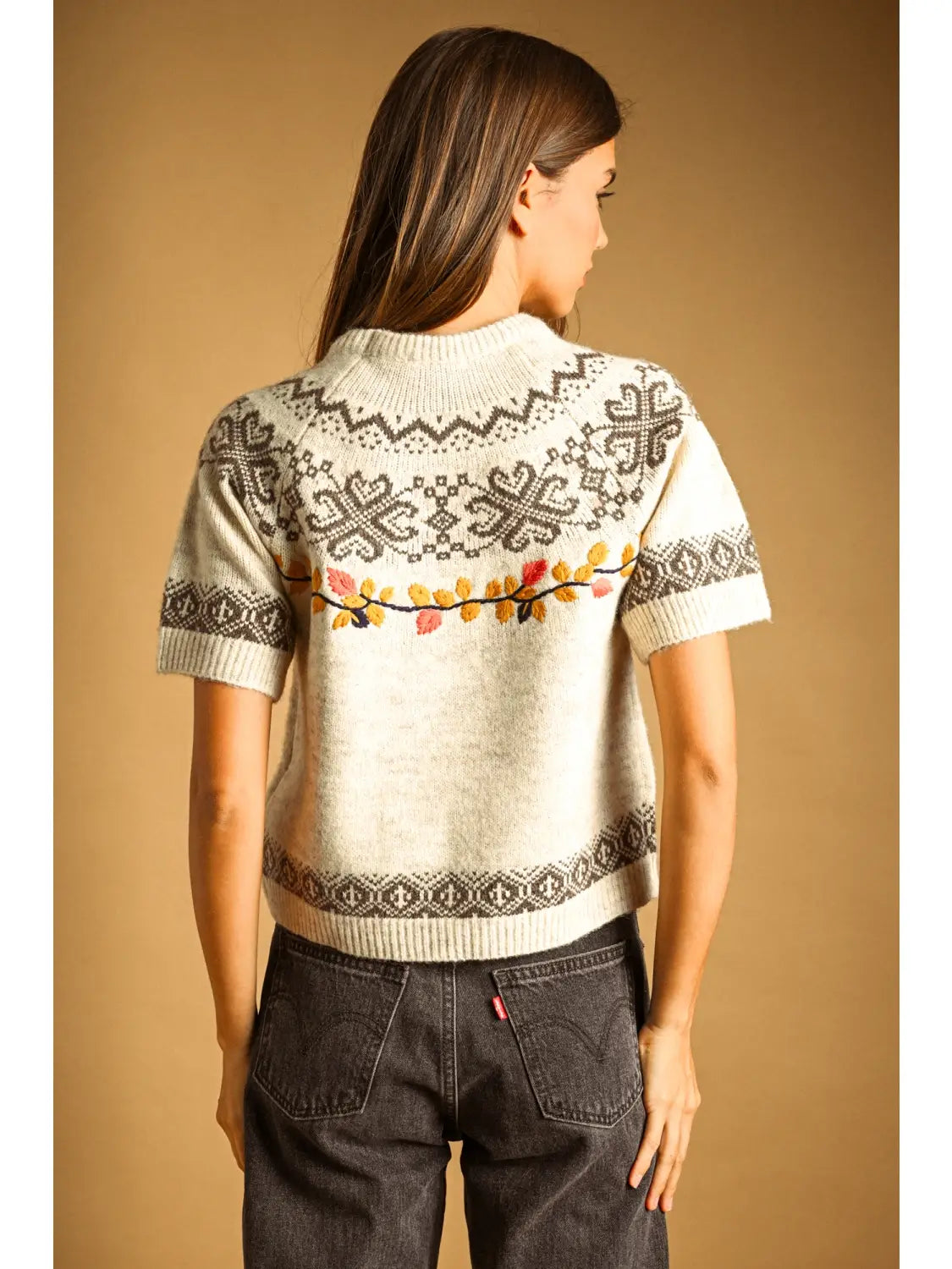 Leaf Emboridered Short Sleeve Sweater Top