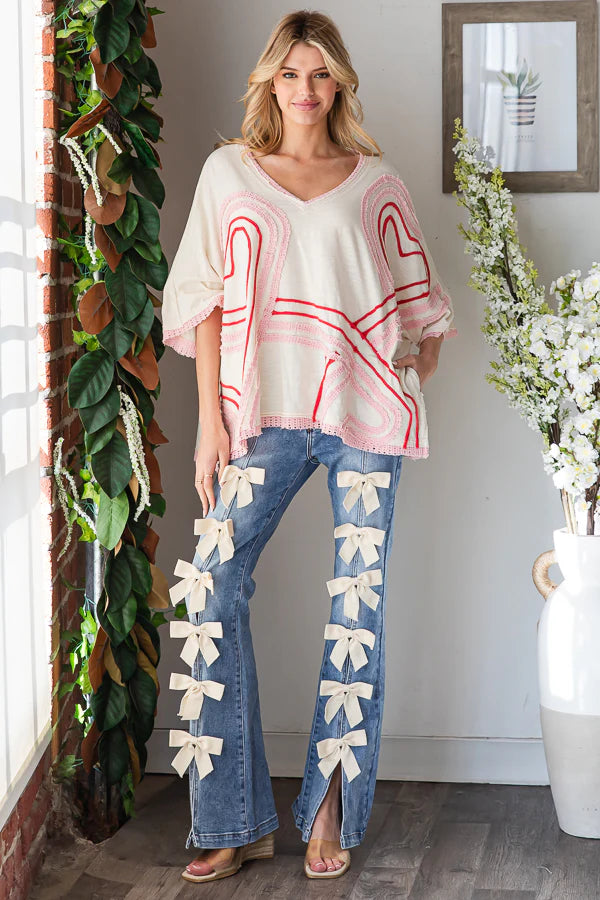 WASHED CONNECTIVE HEARTS V NECK TOP-Cream
