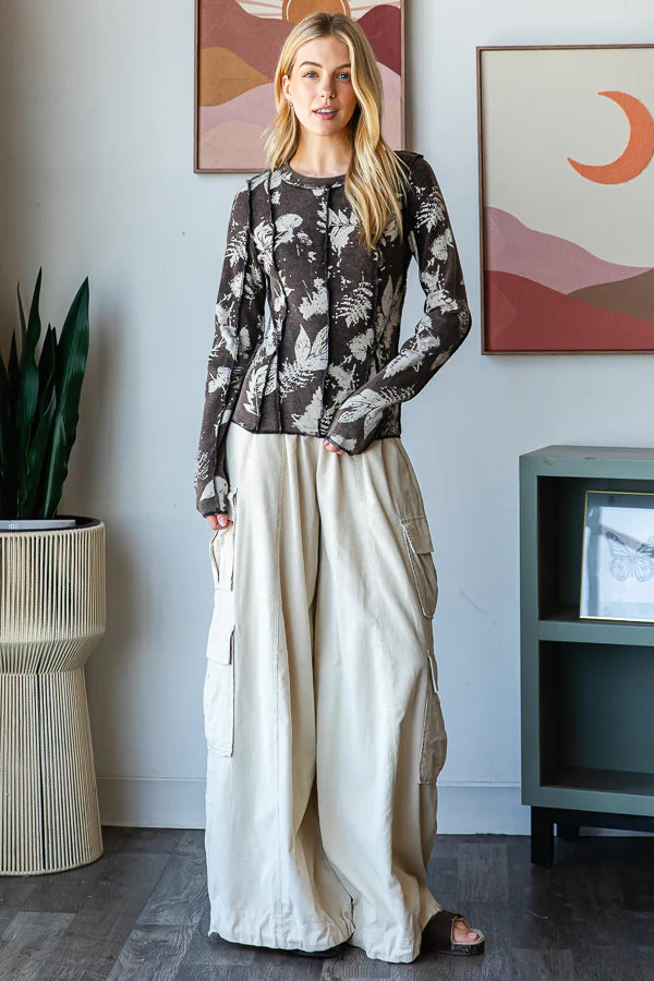 Sadie LEAF PRINTED SEAM EXPOSED LONG SLEEVE KNIT TOP-Black