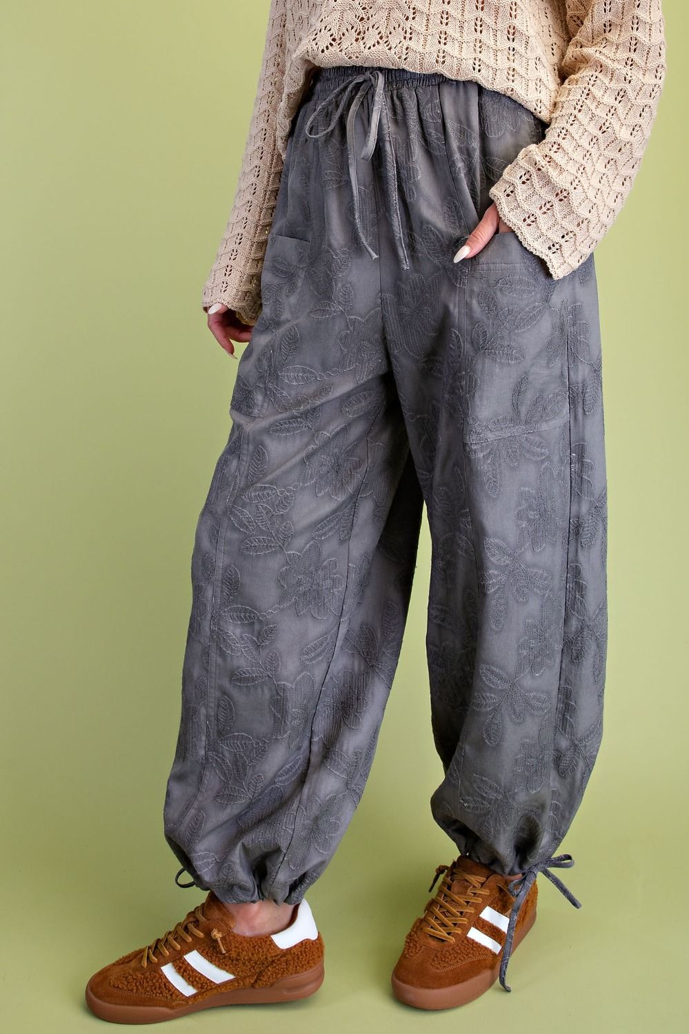 EMBROIDERY WASHED WOVEN PANTS-ASH